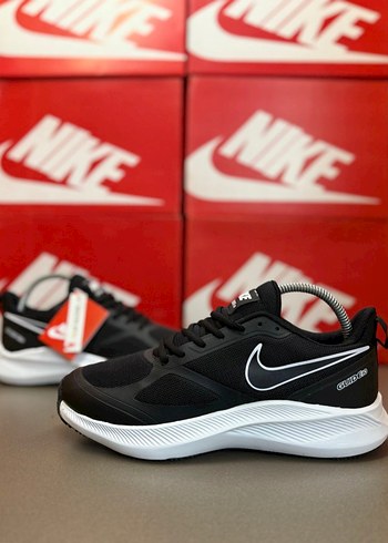 Nike Siyah Erkek Spor Ayakkabısı