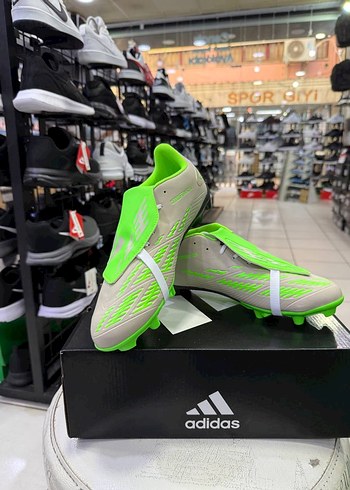 37 Beden Yeşil Erkek Futbol Ayakkabısı Velcro Bantlı