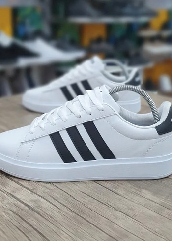 43 Beden sıfır kutlu ithal Adidas GRAND COURT LOW