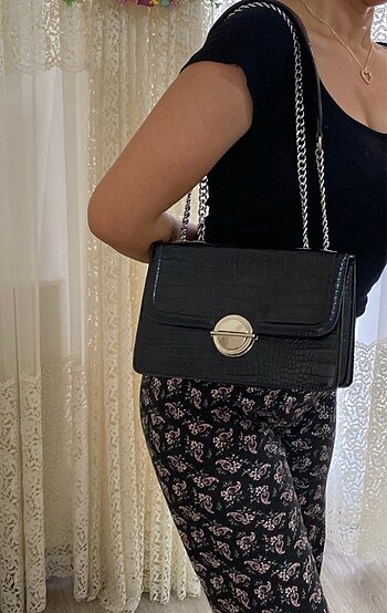 BERSHKA kol çantası