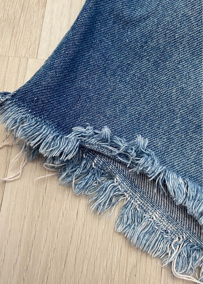 Püskül ve Düğme detaylı Jean Şort - Görsel 5