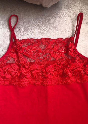 Dantel Detaylı Kırmızı İp Askılı Kadın Atlet - Görsel 2