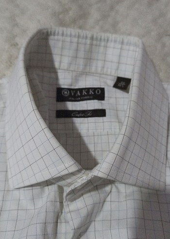 Düğmeli Uzun Kollu Beyaz Erkek Gömlek Vakko - Görsel 4