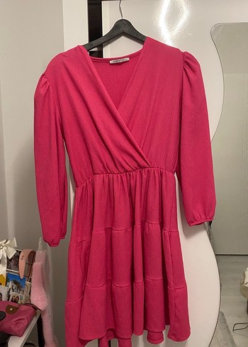 Pembe V Yaka Pilili Midi Elbise