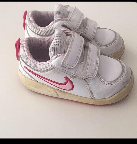 22 Beden Nike çocuk spor ayakkabı