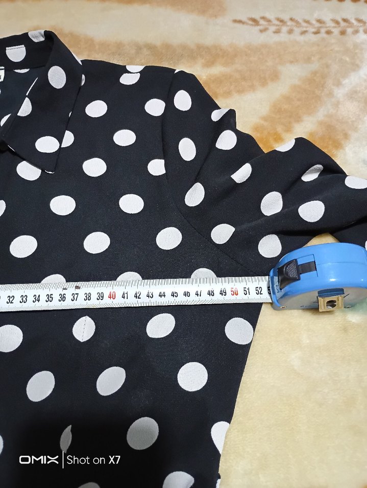 Düğmeli Siyah Puantiyeli Uzun Elbise - Görsel 4