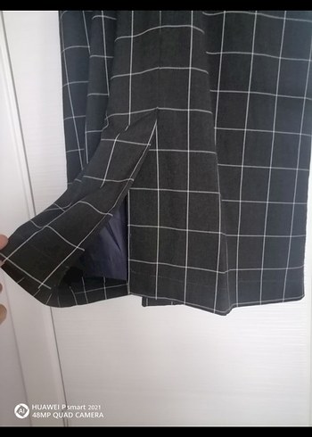 Kadın Siyah Kareli Kemerli Uzun Trençkot - Görsel 4