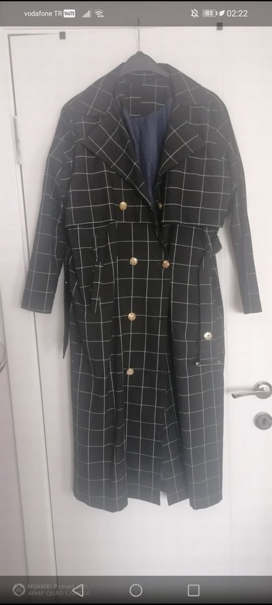 Kadın Siyah Kareli Kemerli Uzun Trençkot - Görsel 3