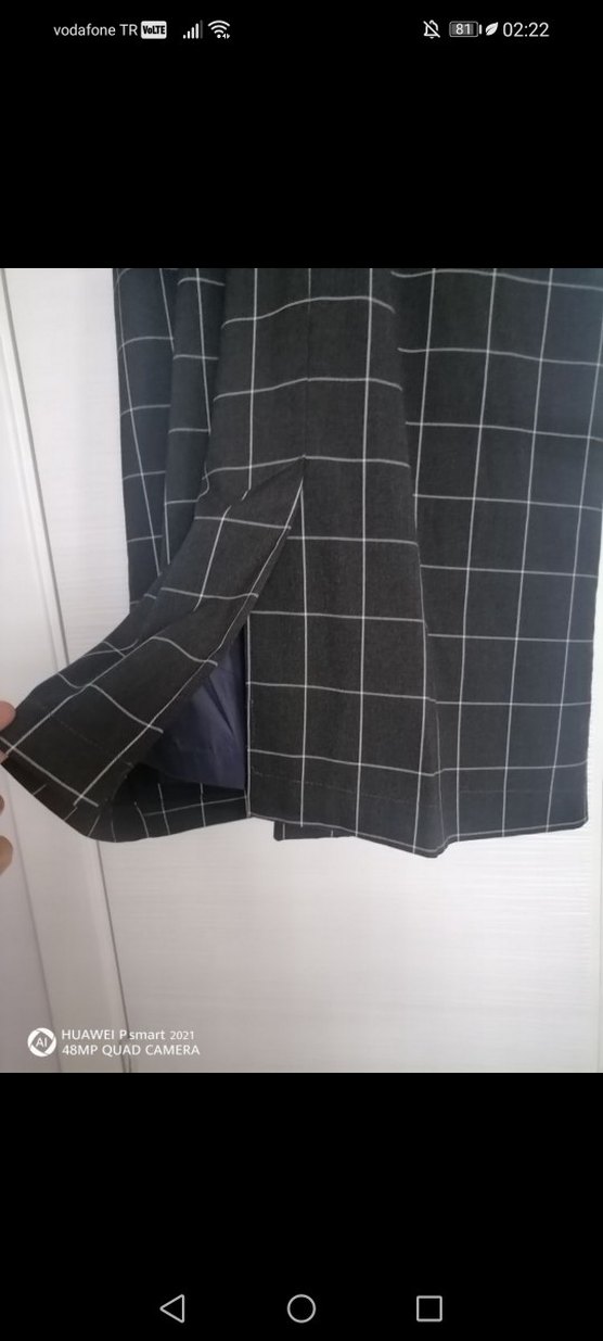 Kadın Siyah Kareli Kemerli Uzun Trençkot - Görsel 4