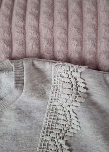 Gri Nakışlı Dantel Detaylı Kadın Sweatshirt - Görsel 3