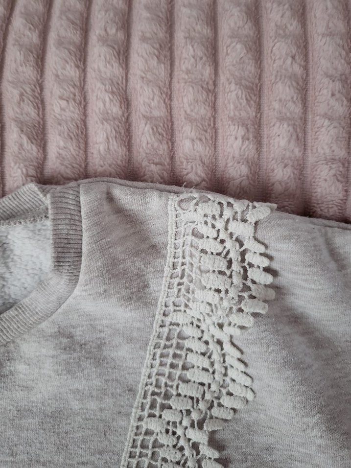 Gri Nakışlı Dantel Detaylı Kadın Sweatshirt - Görsel 3