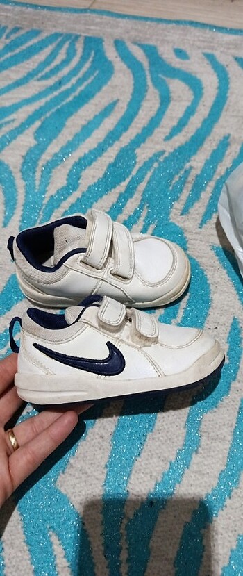22 Beden beyaz Renk 22 numara 2 çift Nike Bebek ayakkabı 