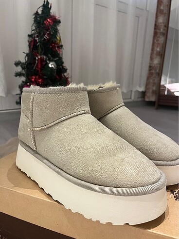 UGG BOT
