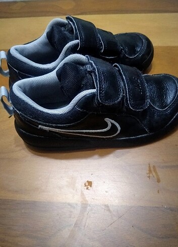 26 Beden siyah Renk NIKE SPOR AYAKKABI