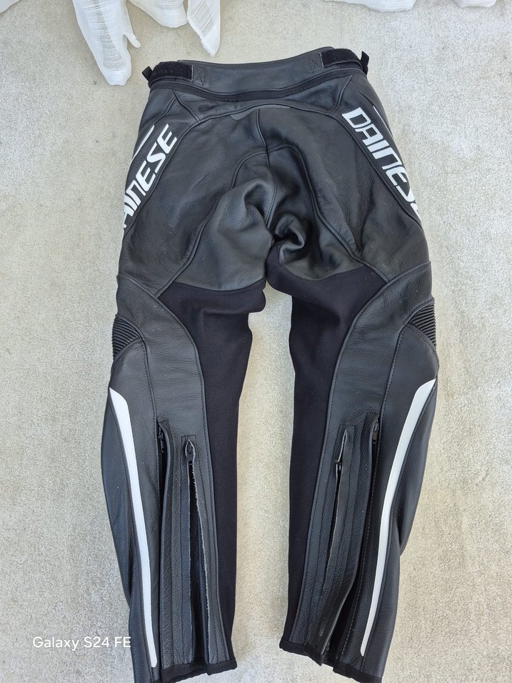 Fermuarlı Siyah Deri Motosiklet pantalonu - Görsel 2