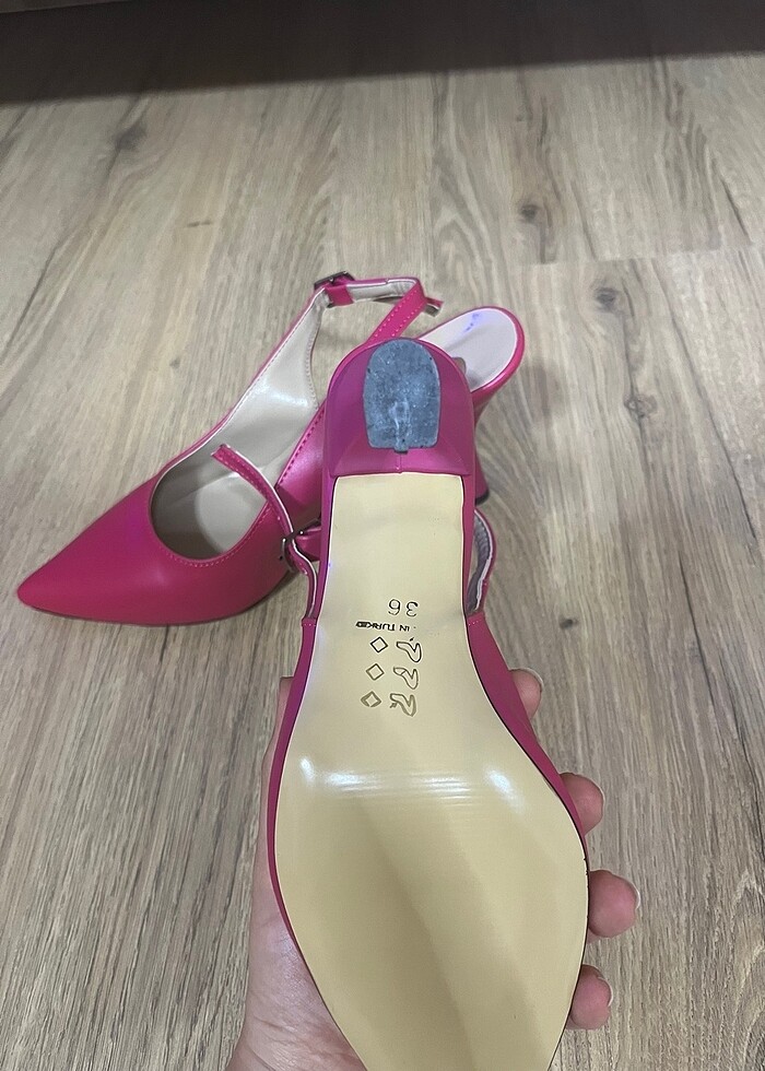 Topuklu ayakkabı - Görsel 2