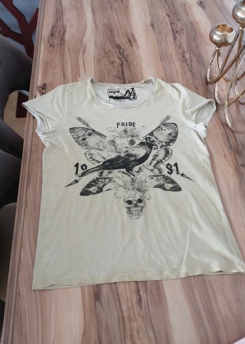 Bej Baskılı Rock Punk Kadın Tişört