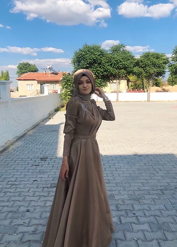 Bej Uzun Drapeli Kadın Elbise