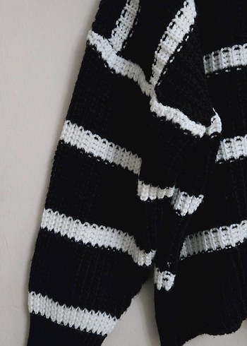 Siyah Beyaz Çizgili Örgü Kadın Kazak - Görsel 2