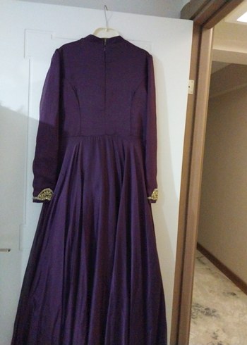 Uzun Mor Nakışlı Tesettür Abiye - Görsel 5