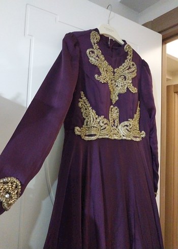 Uzun Mor Nakışlı Tesettür Abiye - Görsel 4