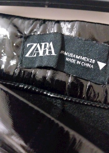 zara marka Parlak Siyah Deri Kadın Pantolon - Görsel 5