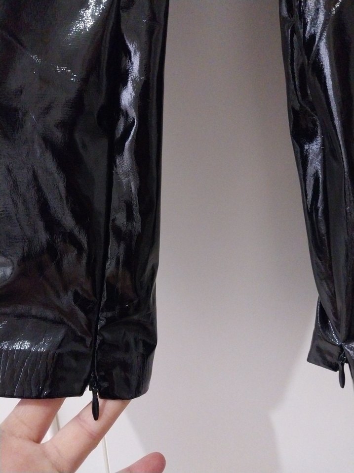 zara marka Parlak Siyah Deri Kadın Pantolon - Görsel 3