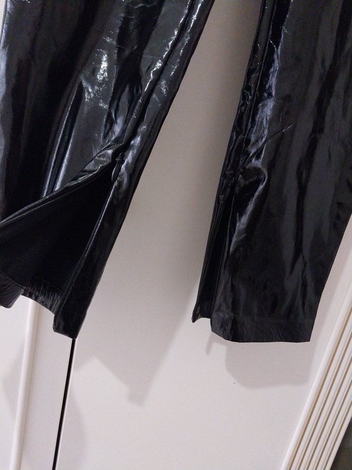 zara marka Parlak Siyah Deri Kadın Pantolon - Görsel 2