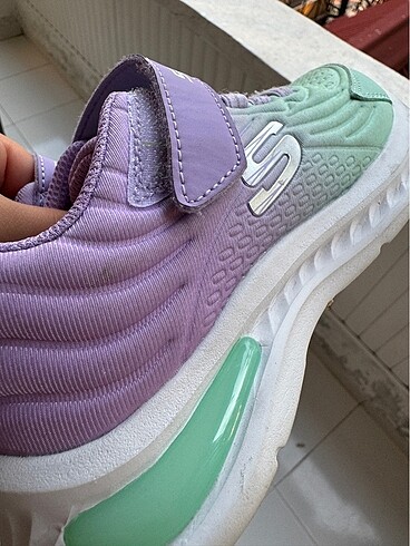 28 Beden SKECHERS KIZ ÇOCUK SPOR AYAKKABI