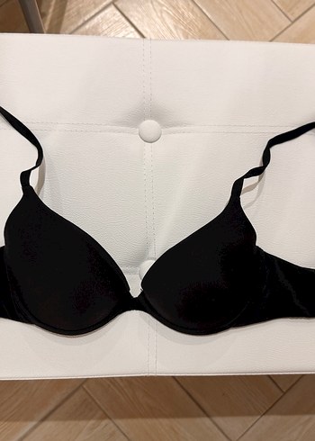 Siyah Sütyen - Görsel 2