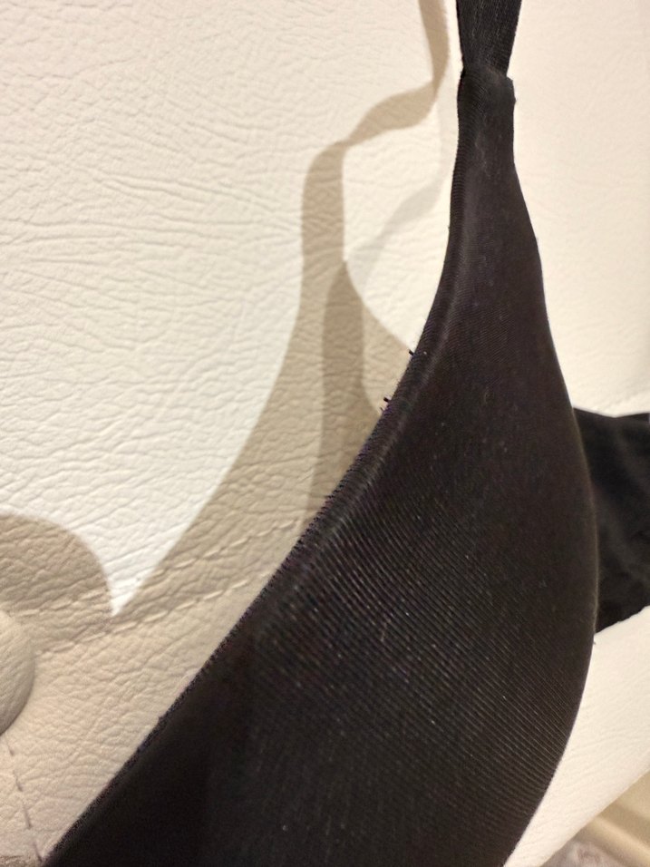 Siyah Sütyen - Görsel 3
