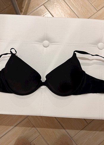 Siyah Sütyen - Görsel 2