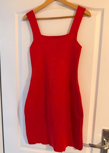 Kolsuz Kırmızı Elbise - Görsel 3