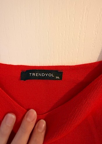 Kolsuz Kırmızı Elbise - Görsel 2