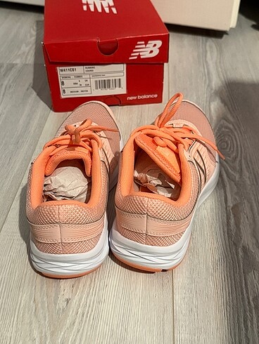 39 Beden turuncu Renk New balance