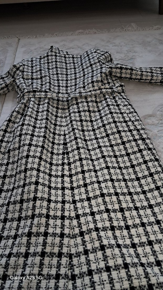 Kemerli Uzun Ekose Kadın Kaban - Görsel 4