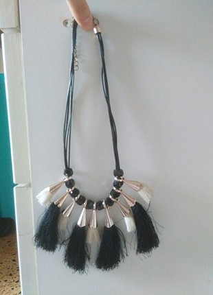 Accessorize Püsküllü kolye