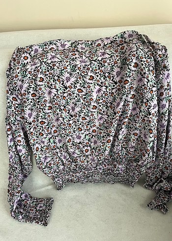 V Yaka Çiçek Desenli Düğmeli Kadın Bluz - Görsel 3