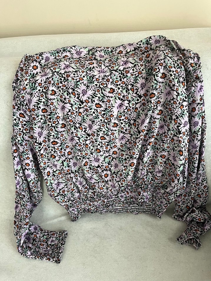 V Yaka Çiçek Desenli Düğmeli Kadın Bluz - Görsel 3