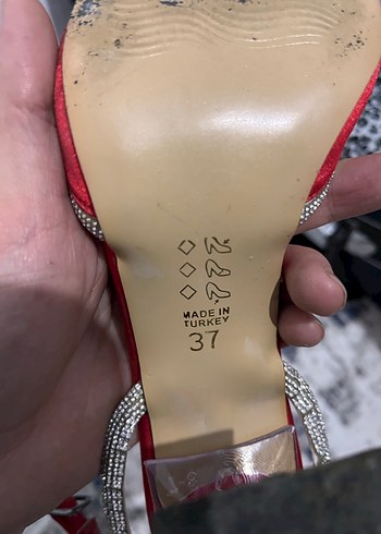 Kırmızı Parlak Yılan Desenli Topuklu Kadın Ayakkabı - Görsel 3