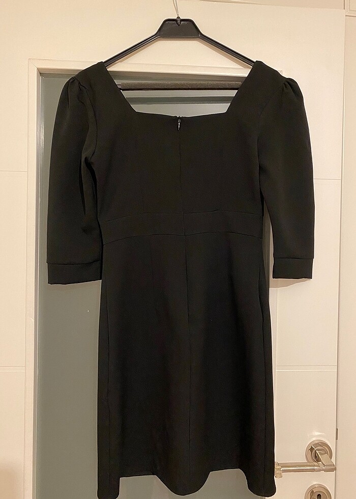 Kare yaka siyah kısa elbise - Görsel 2