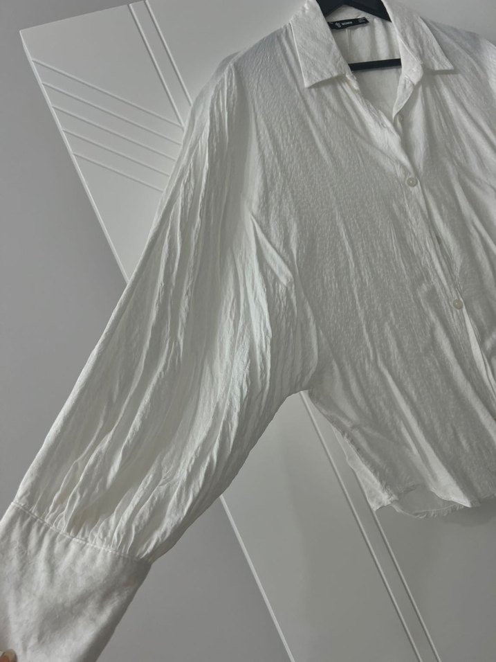 Beyaz Keten Düğmeli Kadın Gömlek - Görsel 3