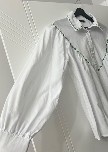 Nakışlı Beyaz Pamuklu Kadın Gömlek - Görsel 3