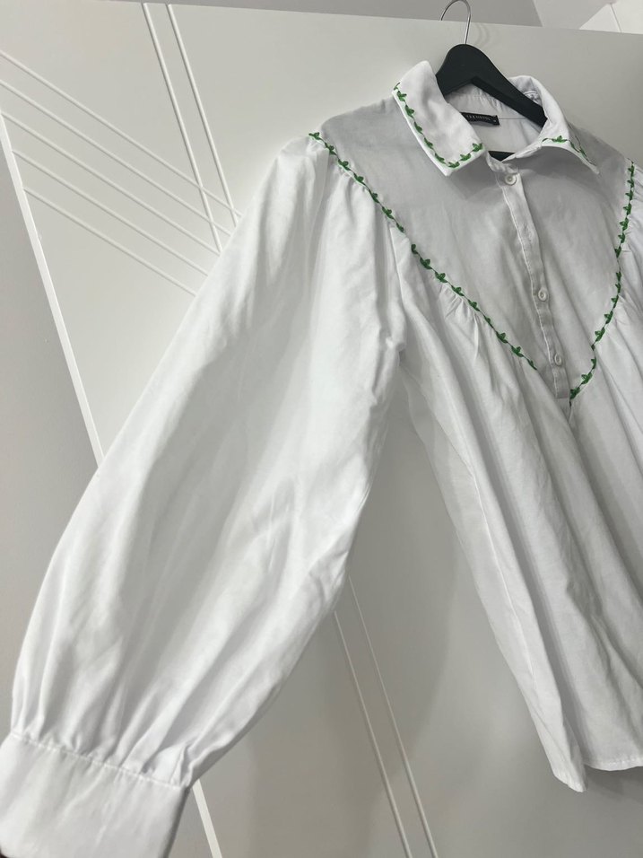 Nakışlı Beyaz Pamuklu Kadın Gömlek - Görsel 3