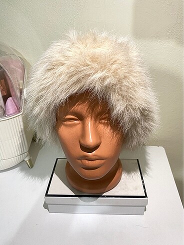 Peluş şapka