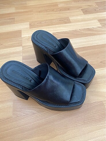 37 Beden Pull bear siyah platform terlik