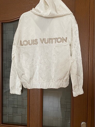 Louis Vuitton Kapüşonlu ve Cepli Saten Eşofman Takımı