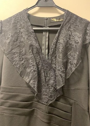 Uzun Siyah Gotik V Yaka Kadın Elbise - Görsel 2