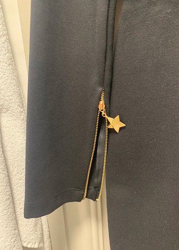 Uzun Siyah Gotik V Yaka Kadın Elbise - Görsel 4