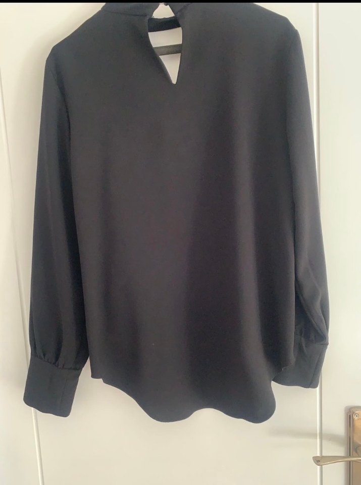 Siyah V Yakalı Uzun Kollu Kadın Bluz - Görsel 4